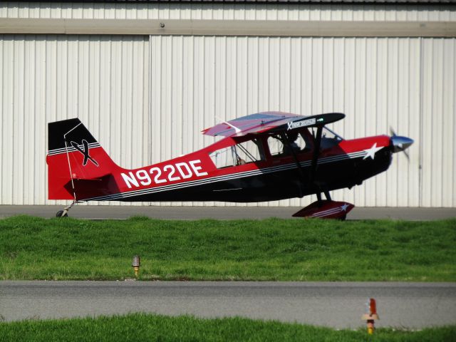 CHAMPION Decathlon (N922DE) - Taxiing to RWY 24