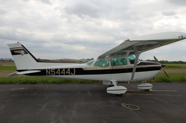 Cessna Skyhawk (N5444J)