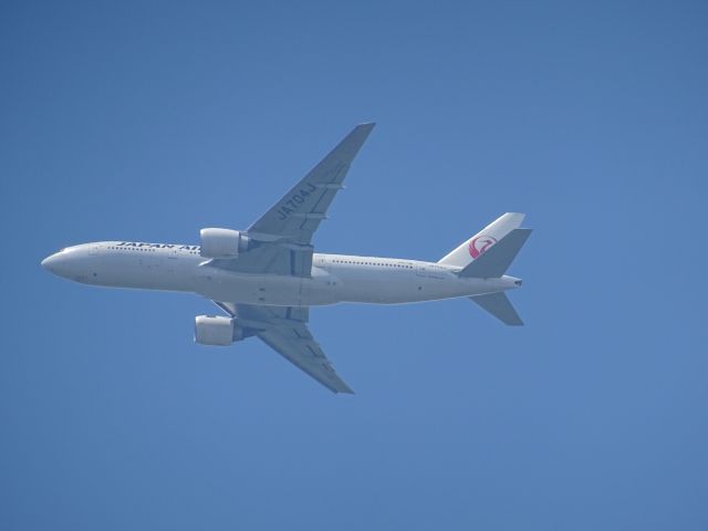 Boeing 777-200 (JA704J)