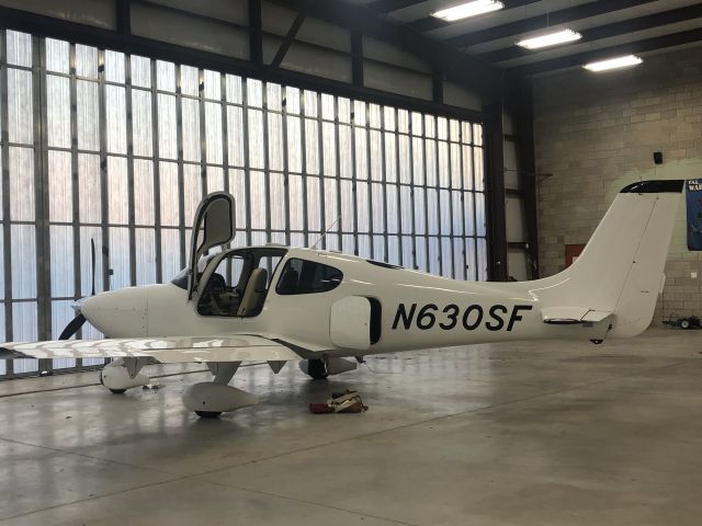 Cirrus SR-20 (N630SF)