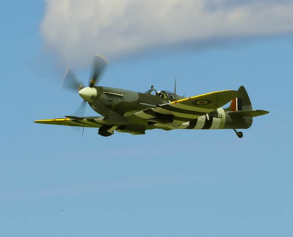 SUPERMARINE Spitfire (C-GYQQ) - Flying over the Gatineau Airport