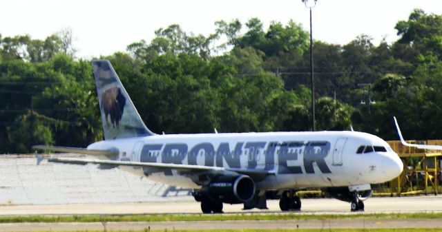 Airbus A320 (N207FR)