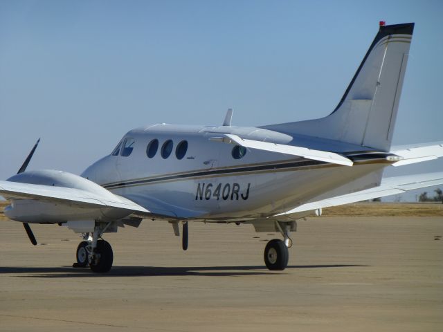 Beechcraft King Air 90 (N640RJ)