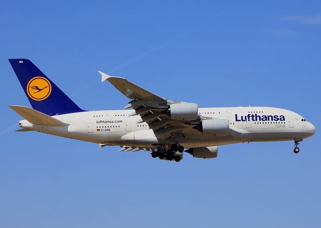 Airbus A380-800 (D-AIMA)