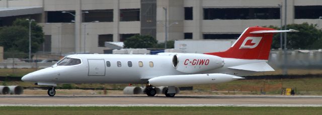 Learjet 23 (C-GIWO)