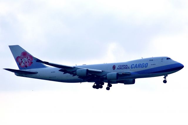 Boeing 747-400 (B-18710)