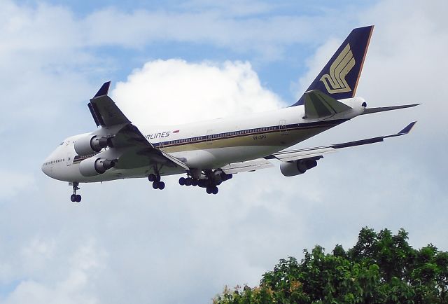 Boeing 747-400 (9V-SPJ)