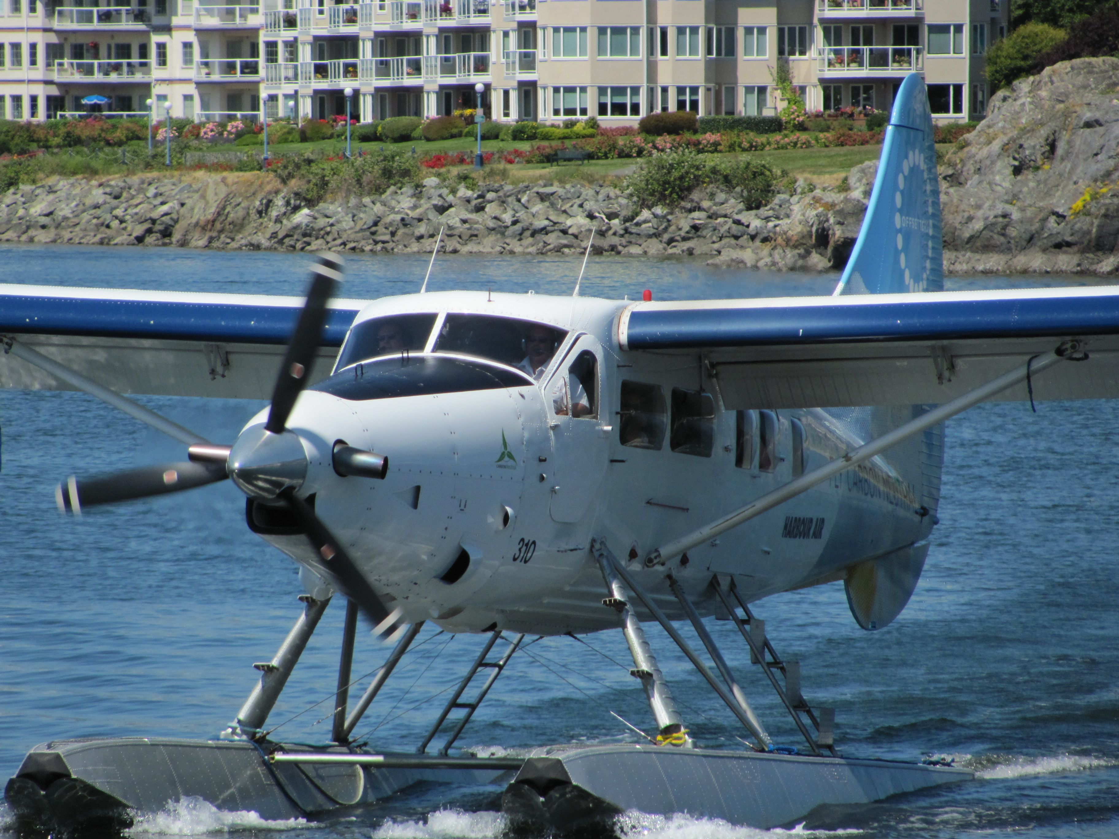 De Havilland Canada DHC-3 Otter —