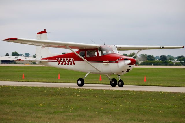 Cessna Skyhawk (N5835A)