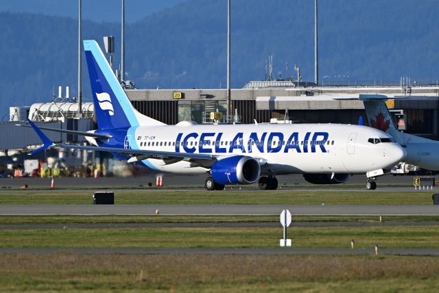 Boeing 737 MAX 8 (TF-ICM)