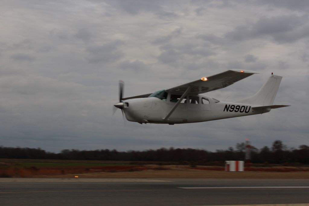 Cessna Centurion (N990U) - 1965 Cessna 210E