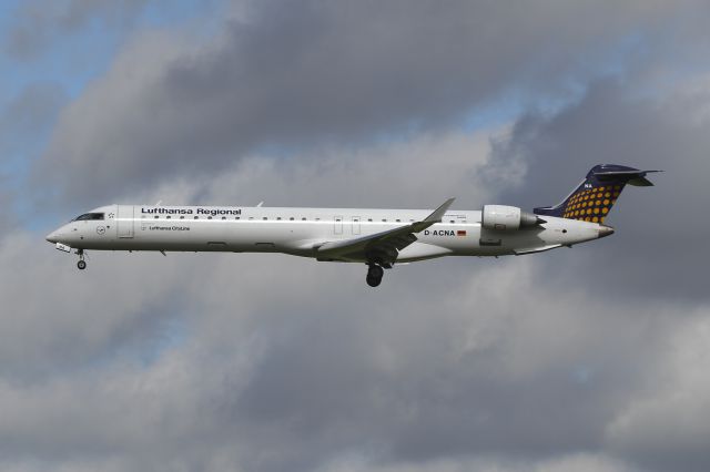 Canadair Regional Jet CRJ-900 (D-ACNA)