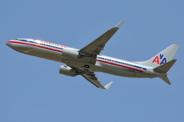 Boeing 737-800 (N893NN) - American - B738 - N893NN - Departing KDFW 07/01/2013