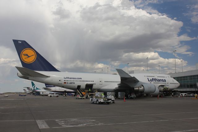 Boeing 747-400 (D-ABTH)