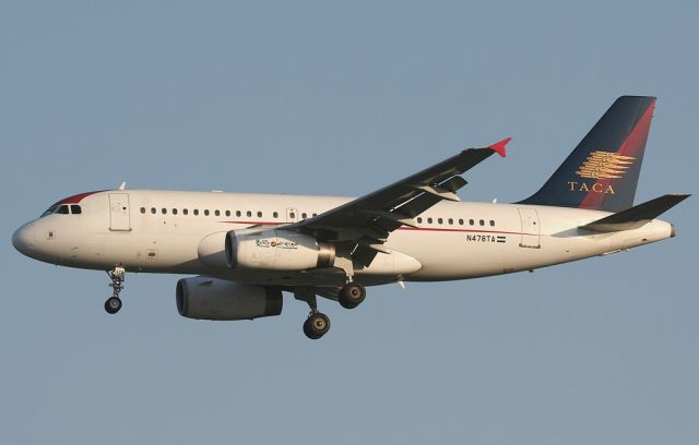 Airbus A319 (N748TA)