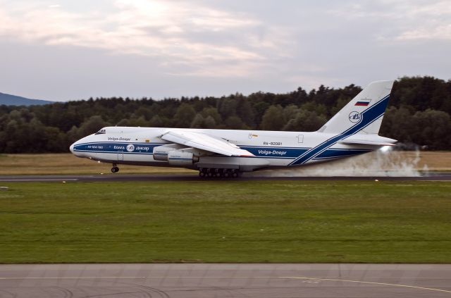 Antonov An-124 Ruslan (RA-82081) - Found at my HDD ;) shot at Friedrichhafen Germany.br /MSN: 9773051462165