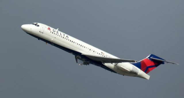 Boeing 717-200 (N971AT) - Shortly after departure is this 2001 Delta Airlines Boeing 717-200 in the Autumn of 2022.