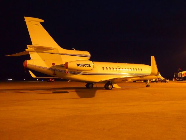 Dassault Falcon 7X (N8000E)