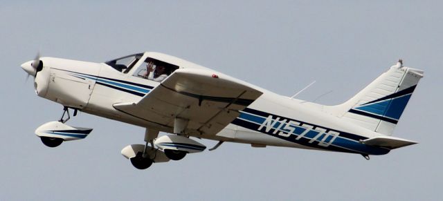 Piper Cherokee Arrow (N15770) - Departing rwy 27 with Rob M. at the controls...