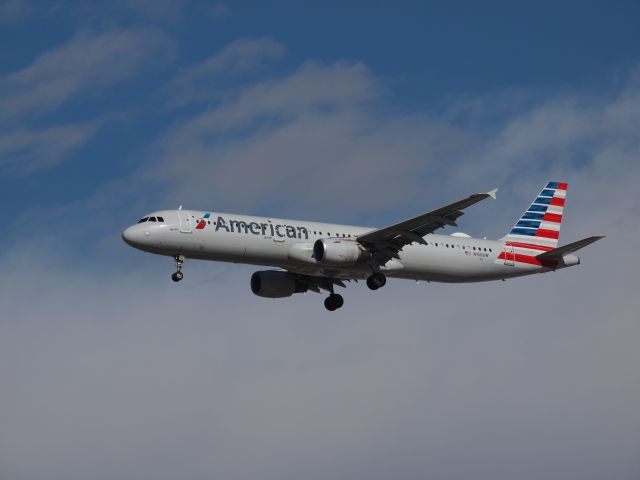 Airbus A321 (N156UW) - American, N156UW, an Airus A321-211. Landing at KLAS, McCarran International Airport