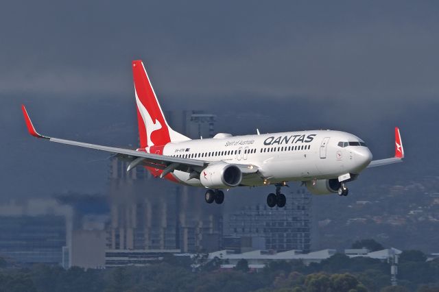 Boeing 737-800 (VH-VYH) - ADELAIDE AIRPORT, SATURDAY MAY 28, 2022