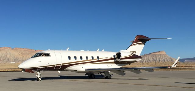 Bombardier Challenger 300 (N391W)