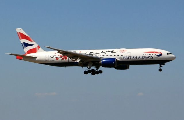 Boeing 777-200 (G-YMML)