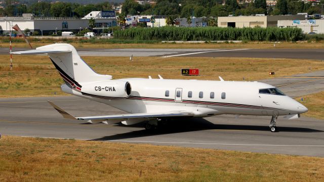 Canadair Challenger 350 (CS-CHA)