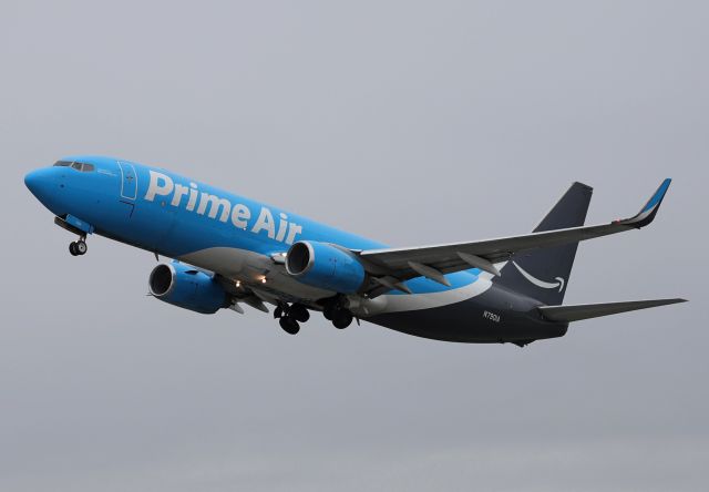 Boeing 737-800 (N7901A) - Amazon Prime Air (Sun Country Airlines) departing RWY 7 on 16 Aug 2021.