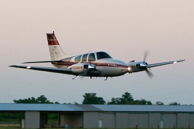 Beechcraft 55 Baron (N265Q)