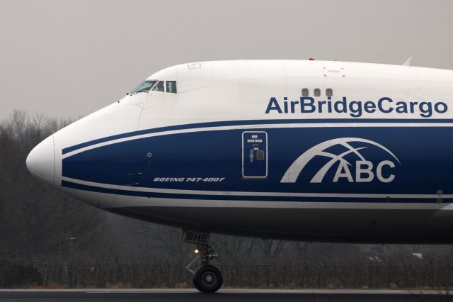 Boeing 747-400 (VQ-BHE)