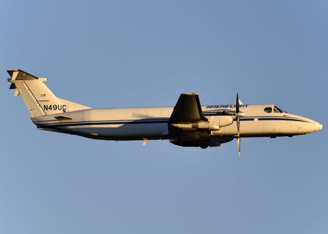 Beechcraft 1900 (N49UC)