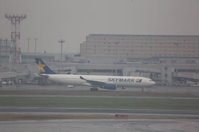 Airbus A330-300 (JA330E)