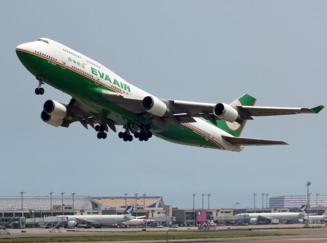 Boeing 747-400 (B-16410)