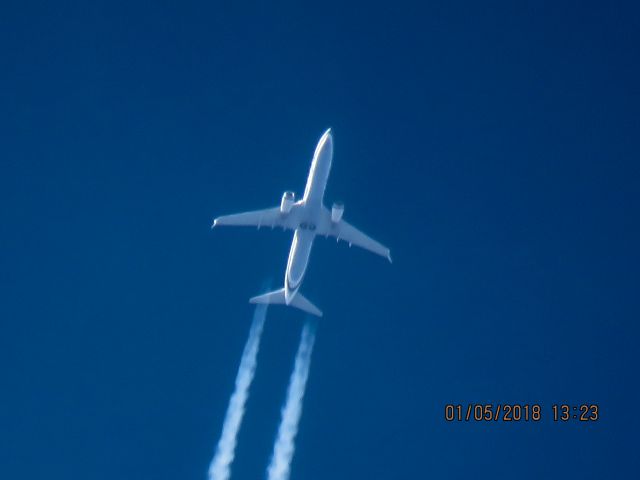 Boeing 737-900 (N409AS)