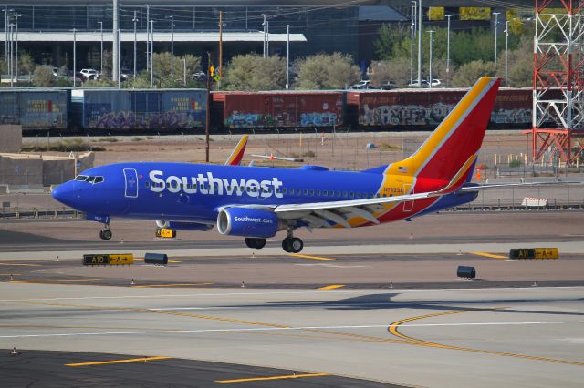 Boeing 737-700 (N7823A)