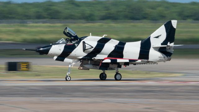 SINGAPORE TA-4 Super Skyhawk (N207AT) - A very cool A-4L, N207AT, taxis into Ellington Field on 10 August 2023