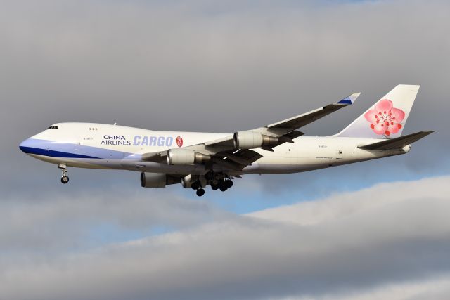 Boeing 747-400 (B-18717) - 28-C 12-01-20