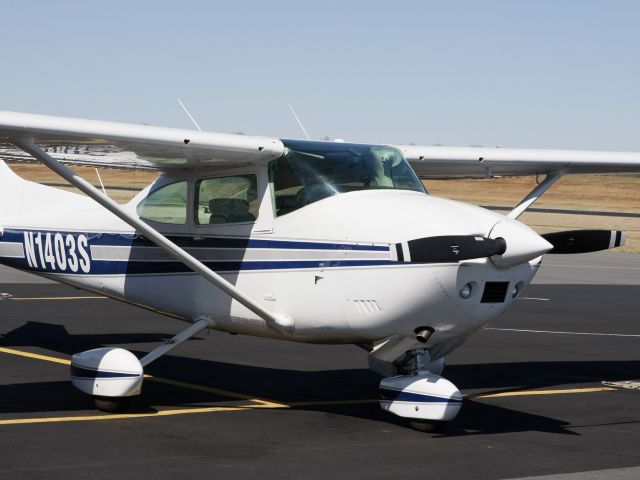 Cessna Skylane (N1403S)