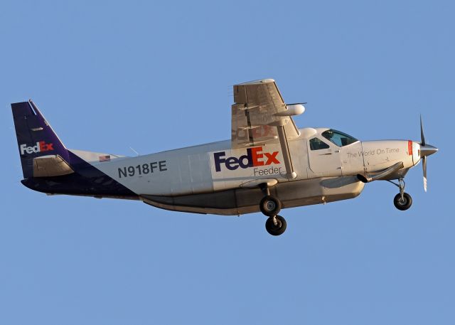 Cessna Caravan (N918FE)