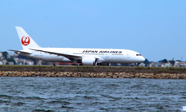 Boeing 787-8 (JA822J) - Waiting to Depart Boston 8/19/12