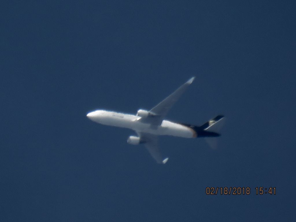 BOEING 767-300 (N302UP)