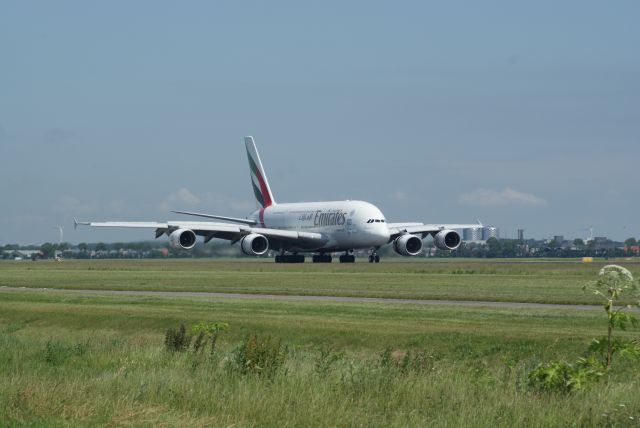 Airbus A380-800 (A6-EDY) - Emirates Taxi RWY18R