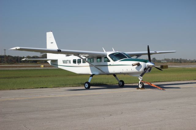 Cessna Caravan (N88TW) - Parked on the ramp at Gary Regional Airport.