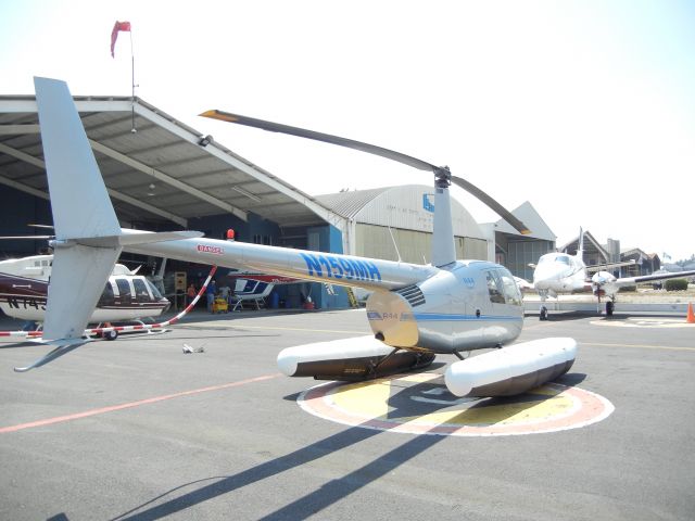 Robinson R-44 (N159MH)