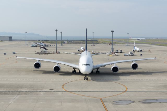 Airbus A380-800 (9V-SKB)