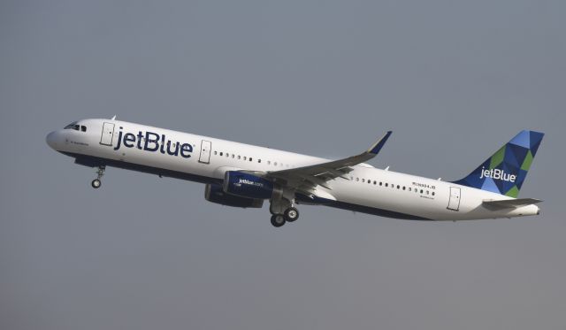 Airbus A321 (N984JB) - Departing LAX