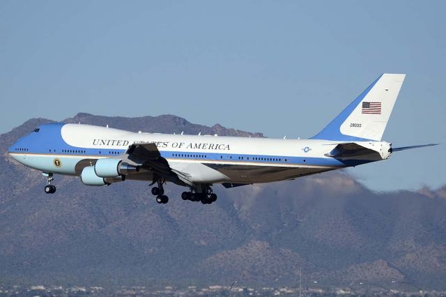 Boeing 747-200 (82-8000) - Boeing VC-25A (747-2G4B) 82-8000 carried President Barack Obama to the Valley of the Sun on Wednesday, January 25, 2012. The President gave a speech at the Intel plant in Chandler.