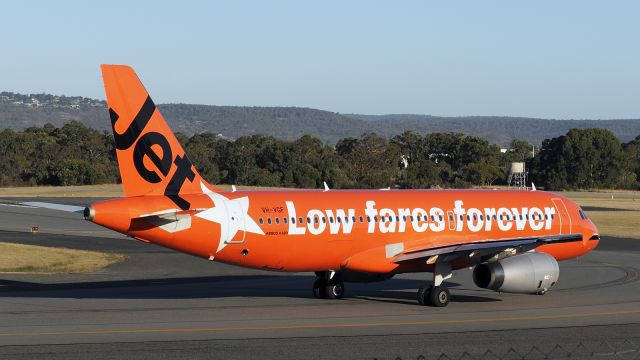 Airbus A320 (VH-VGF) - Airbus A320-232. Jetstar VH-VGF heading for runway 03, YPPH. 290319.