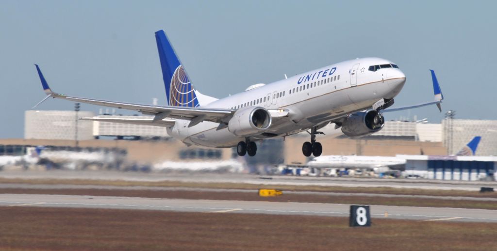 Boeing 737-800 (N78511)